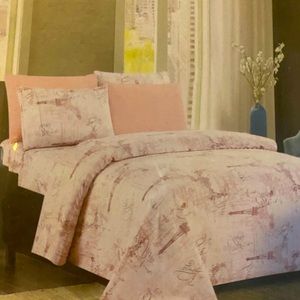 Paris print sheet set (King ) NEW
